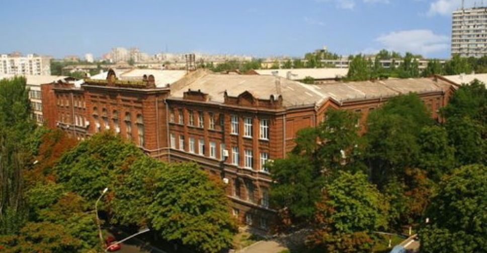 Мариупольский вуз в первый день вступительной кампании испытал наплыв абитуриентов