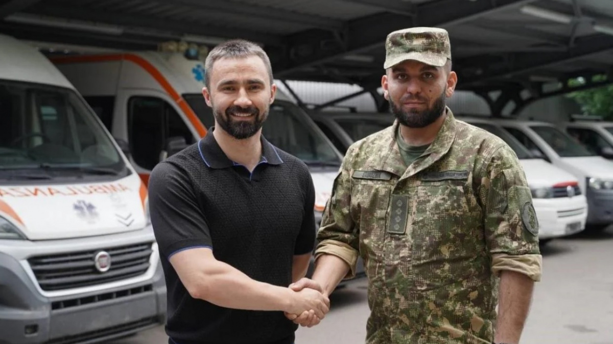 Швидкі, буси та пікапи: 