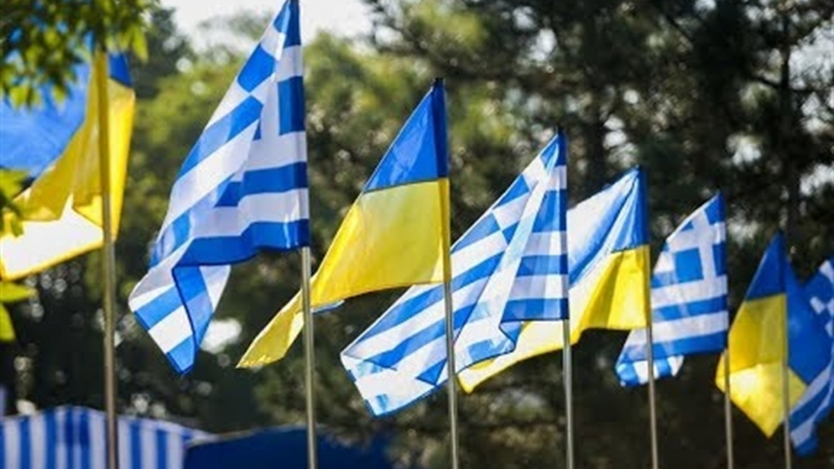 Відвоювати свободу та культуру: як греки Приазов’я зберігають традиції та нищать окупантів