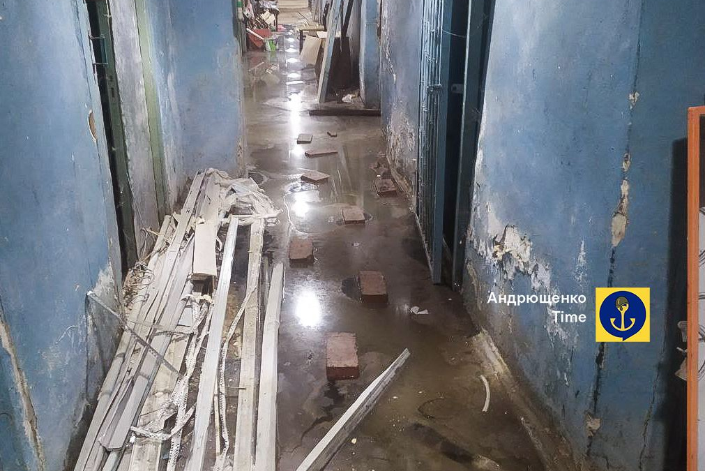 «Всі нечистоти ллються в підвали» - маріупольці розповіли про результати «ремонту» від окупантів