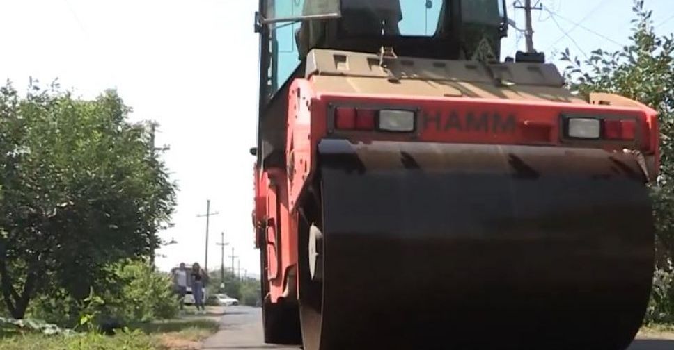 Около километра дороги заасфальтировали в частном секторе Мариуполя