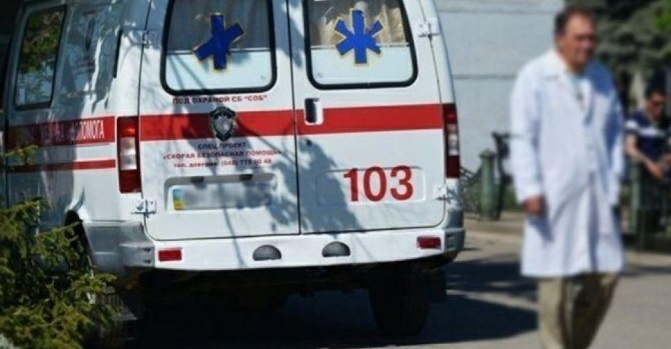В центре Мариуполя нашли школьницу с алкогольным отравлением (ВИДЕО)
