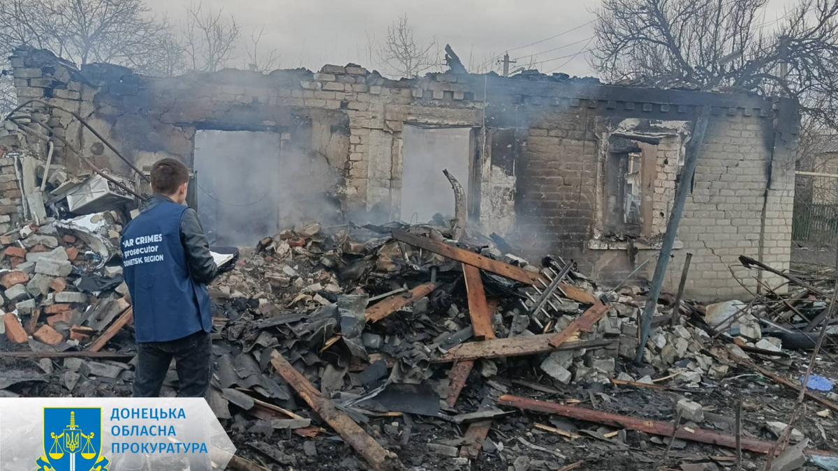 Окупанти серед ночі вдарили ракетами по будинках у Селидовому – поранені люди
