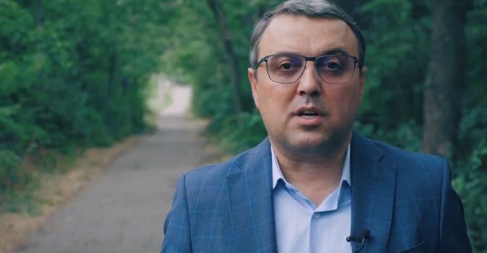 «Верните голос Донбассу»: секретарь Мариупольского горсовета записал видеообращение к Президенту