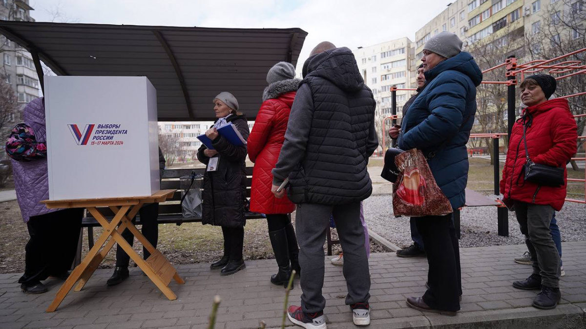 Голоси від мертвих душ: як проходять псевдовибори в Маріуполі та на Донеччині