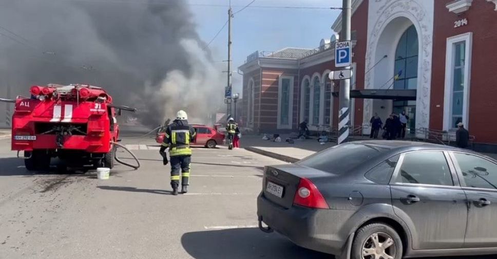 Оккупанты обстреляли вокзал на Донетчине: десятки людей погибли