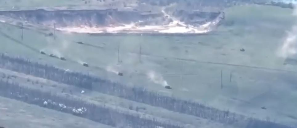 ЗСУ перетворили на металобрухт штурмову колону техніки під Мар'їнкою