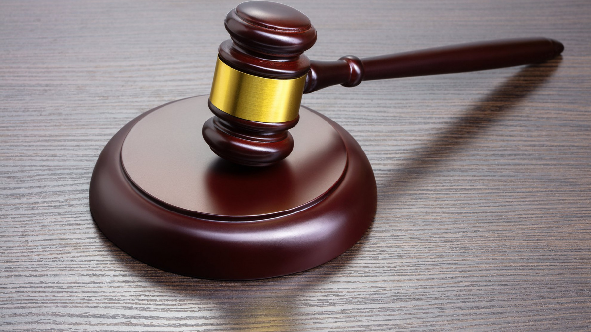 Агітує за РФ та працює в Маріуполі - колишній працівниці ПФУ повідомили про підозру
