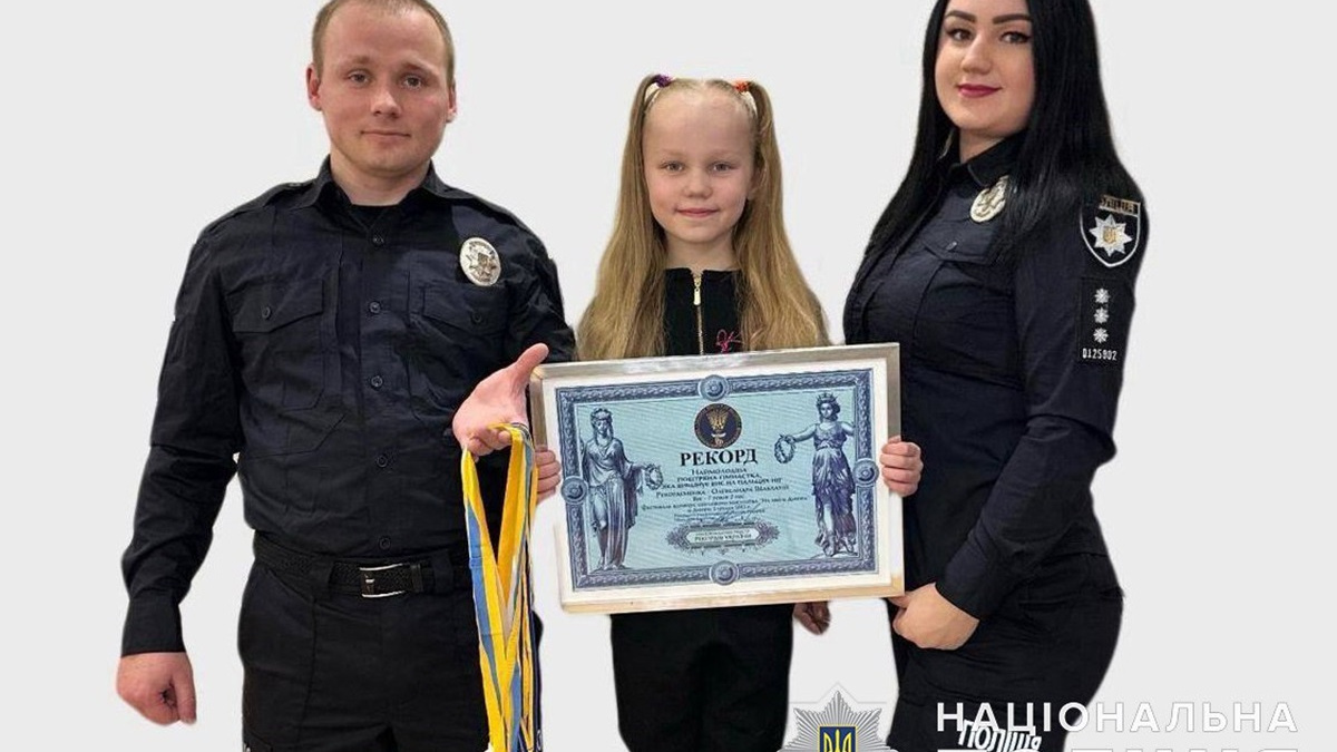 Семирічна повітряна гімнастка з Маріуполя встановила Національний рекорд України