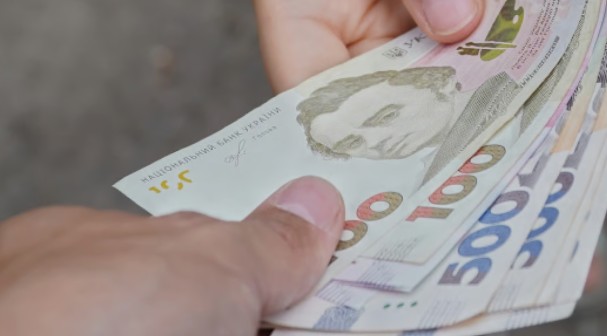 Фейкова допомога з тисячею Зеленського: як шахраї крадуть гроші українців