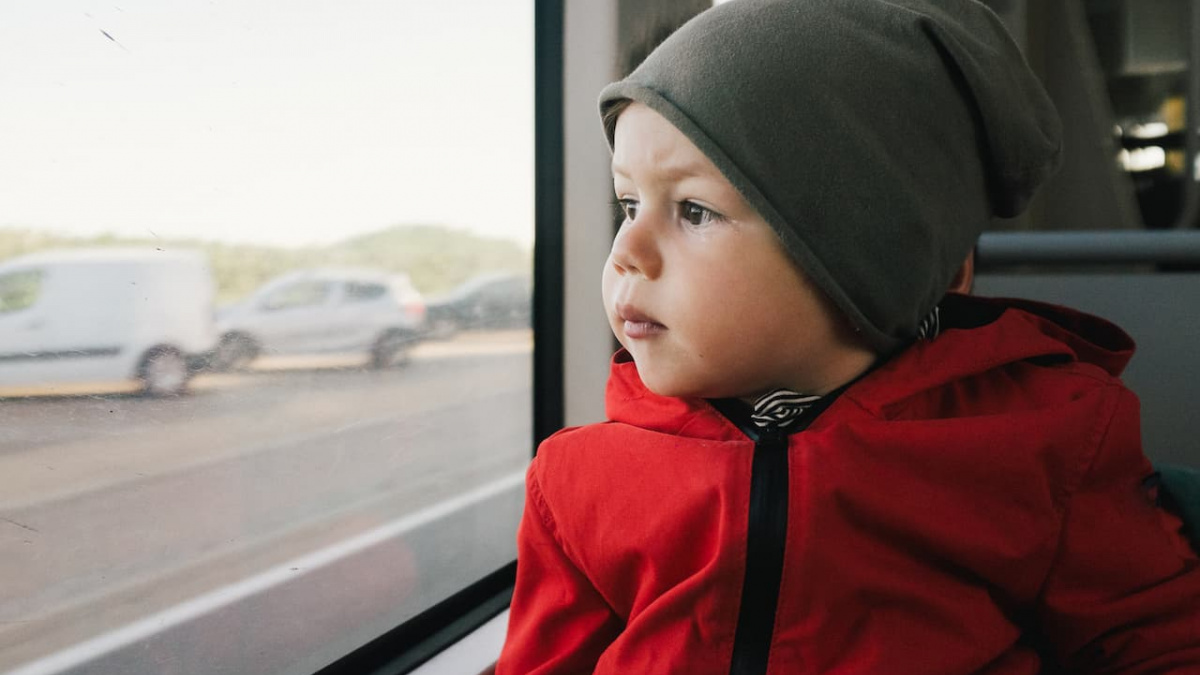 З п’яти населених пунктів Донеччини вивезли всіх дітей – як триває евакуація