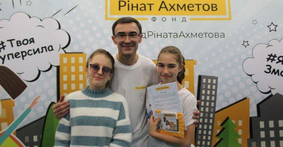 Акция «Ринат Ахметов – Детям!» познакомила детвору из Славянска с популярными профессиями
