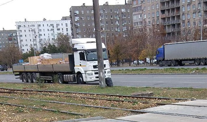 Новий рівень: як окупанти перевозять ракети у звичайних фурах через Маріуполь - подробиці