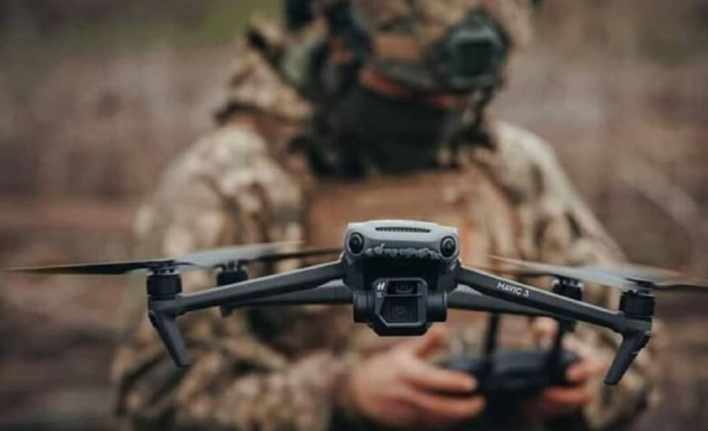 Ударні дрони завдяки ШІ підірвали російську БМП на півночі Донеччини