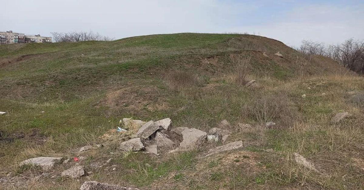 Росіяни в Маріуполі знищують унікальну археологічну пам’ятку часів єгипетських пірамід: подробиці