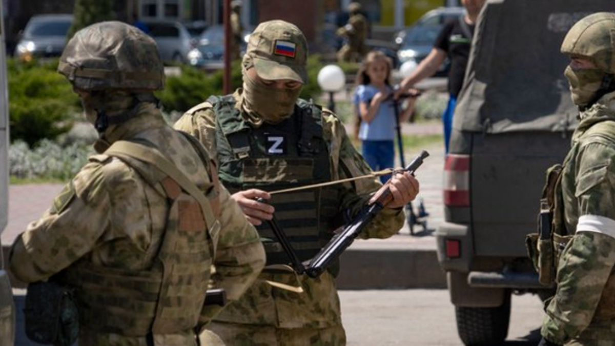 У Маріуполі шукають партизанів – до міста приїхало 11 екіпажів поліції з Санкт-Петербургу