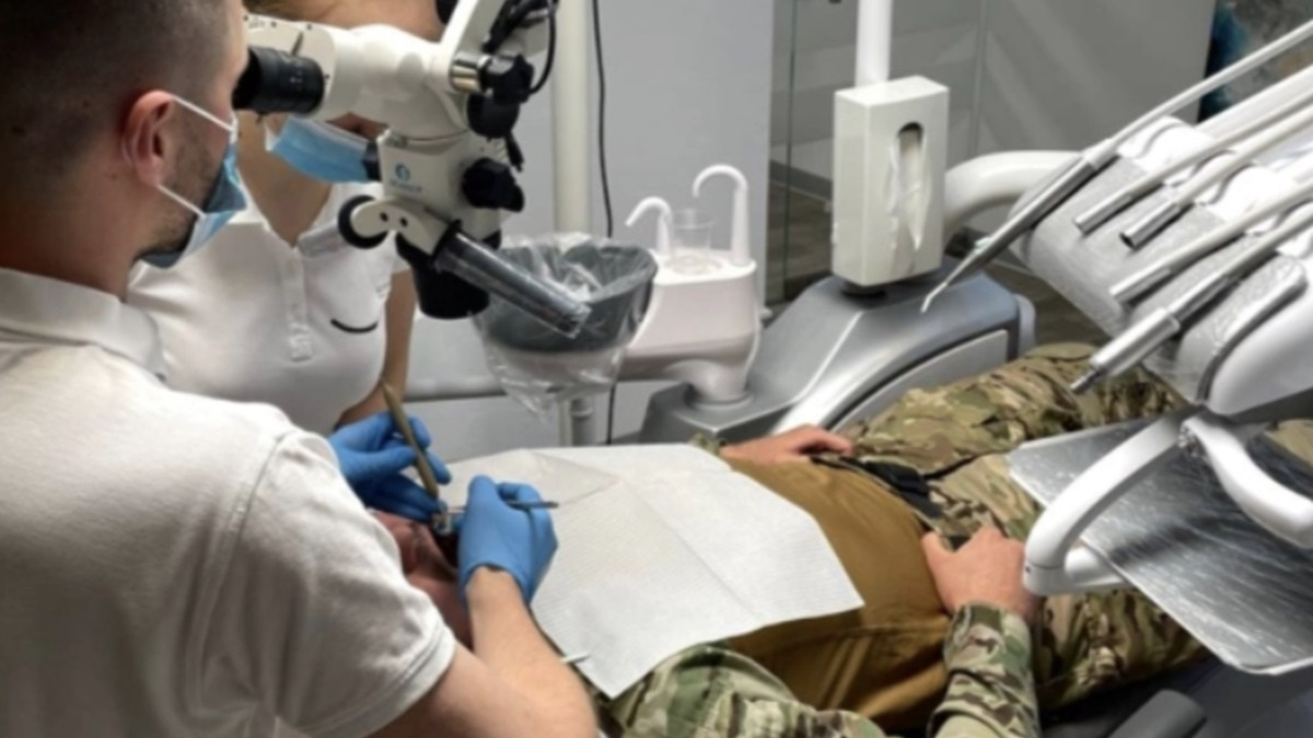 Ветеранам доступна послуга безкоштовного зубопротезування: як скористатися