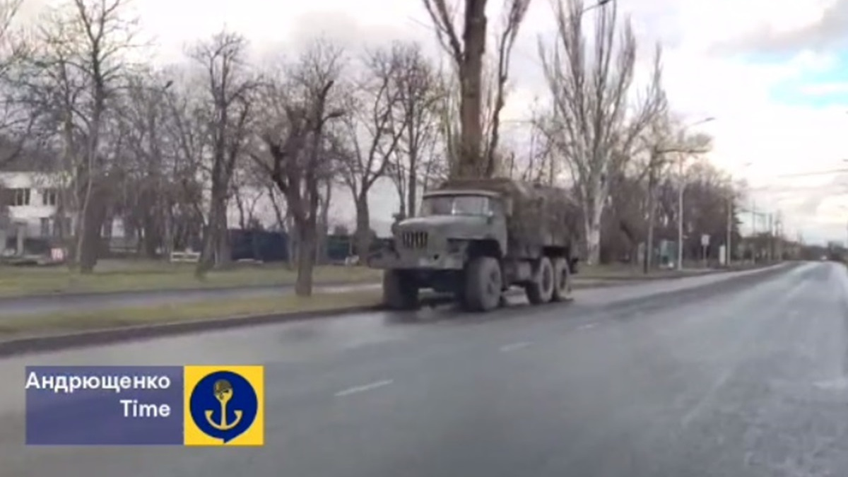 Під Маріуполем з’явилася військова техніка окупантів з незвичним маркуванням – що відомо