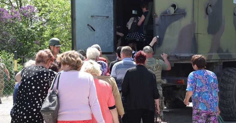 Появилось видео обстрела КПВВ «Гнутово» под Мариуполем (ФОТО+ВИДЕО)