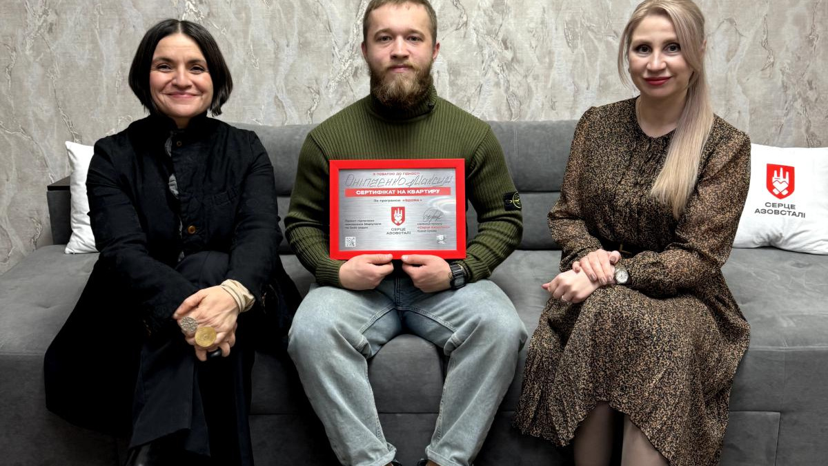 Міцний фундамент для майбутнього: оборонець Маріуполя Максим Оніпченко отримав власну квартиру від ГО «Серце Азовсталі»  
