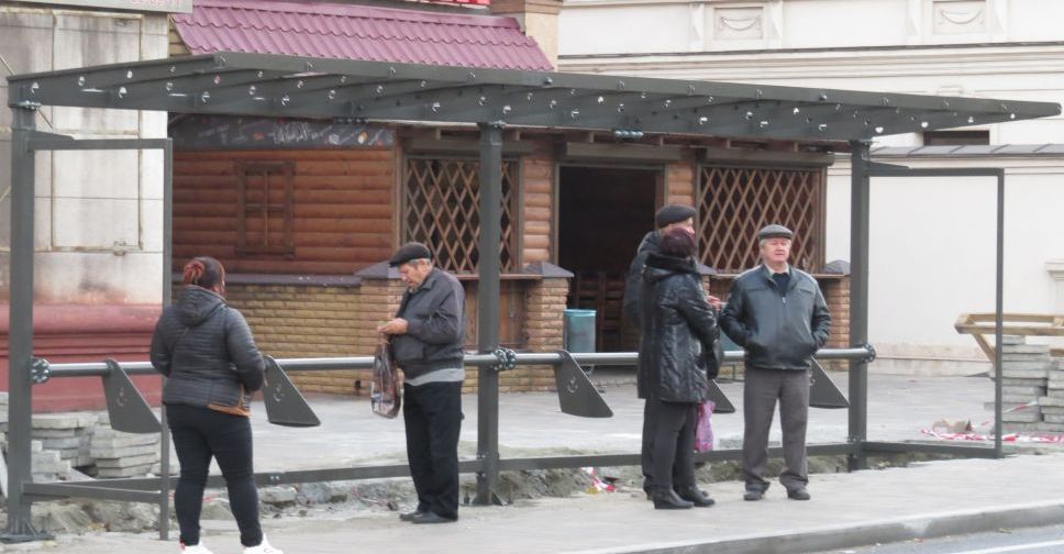 Из-за «капризов» мариупольцев прозрачный объект в центре установят за счет города (ФОТО)