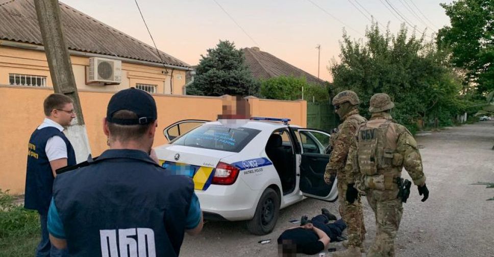 В Мариуполе арестовали полицейских, торговавших наркотиками и вымогавших дань