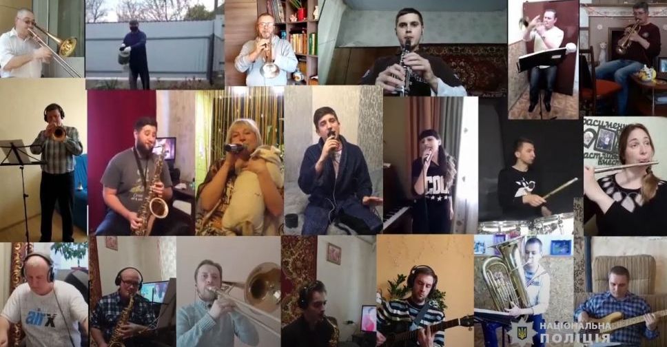 Музыка без границ: полицейские позаботились о хорошем настроении мариупольцев (ВИДЕО)