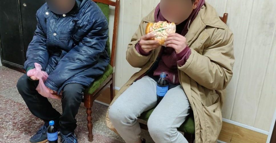 Сбежавшие из мариупольского приюта подростки блуждали по лесополосам и грелись у костра
