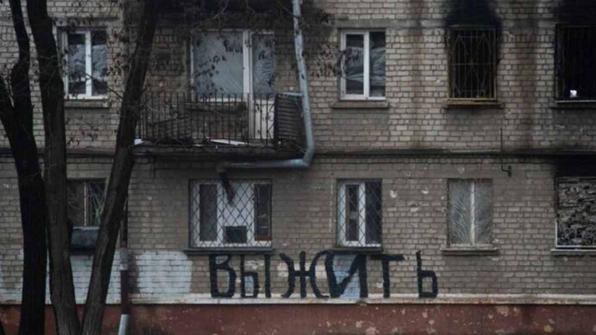 Будинки перетворилися на холодильники моргу: чи переживе Маріуполь зиму