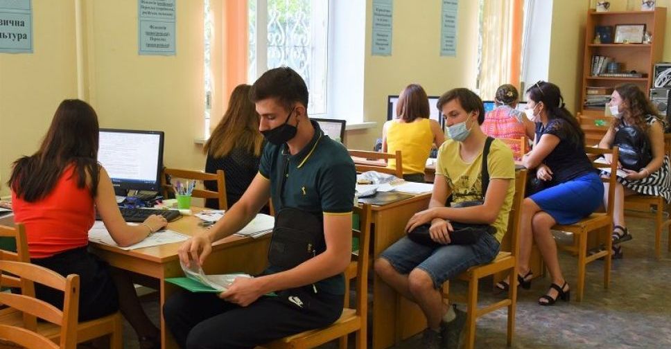 В Украине стартовала вступительная кампания в вузы: что нужно знать абитуриентам