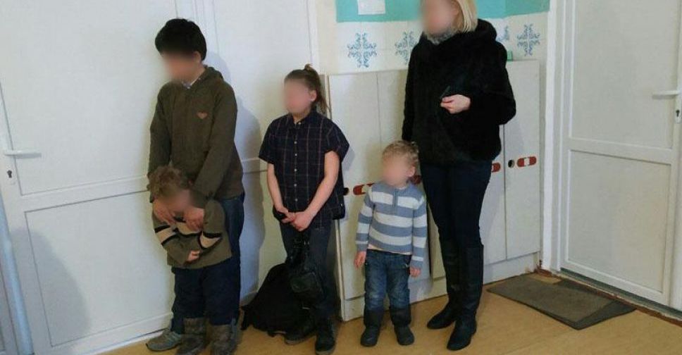 Четверо детей на Донетчине жили с пьющей матерью в холоде и голоде (ФОТО)