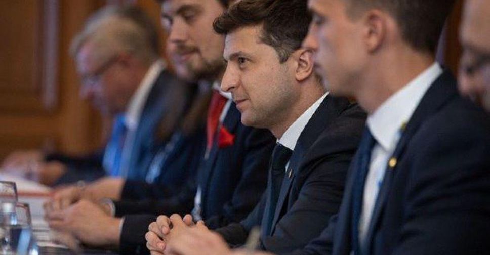 Зеленский организовывает форум в Мариуполе и приглашает туда зарубежных инвесторов