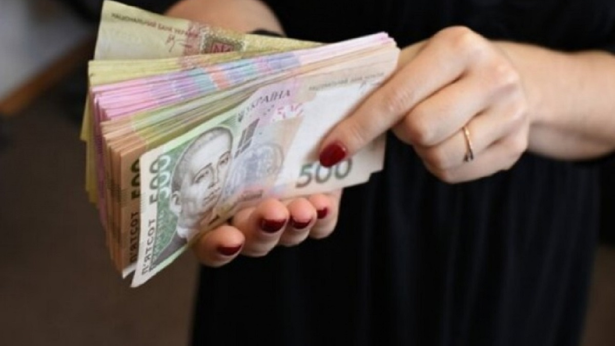 Пропонувала відкуп від армії та пільгову пенсію: мешканка Гірника ошукала громадян майже на мільйон гривень