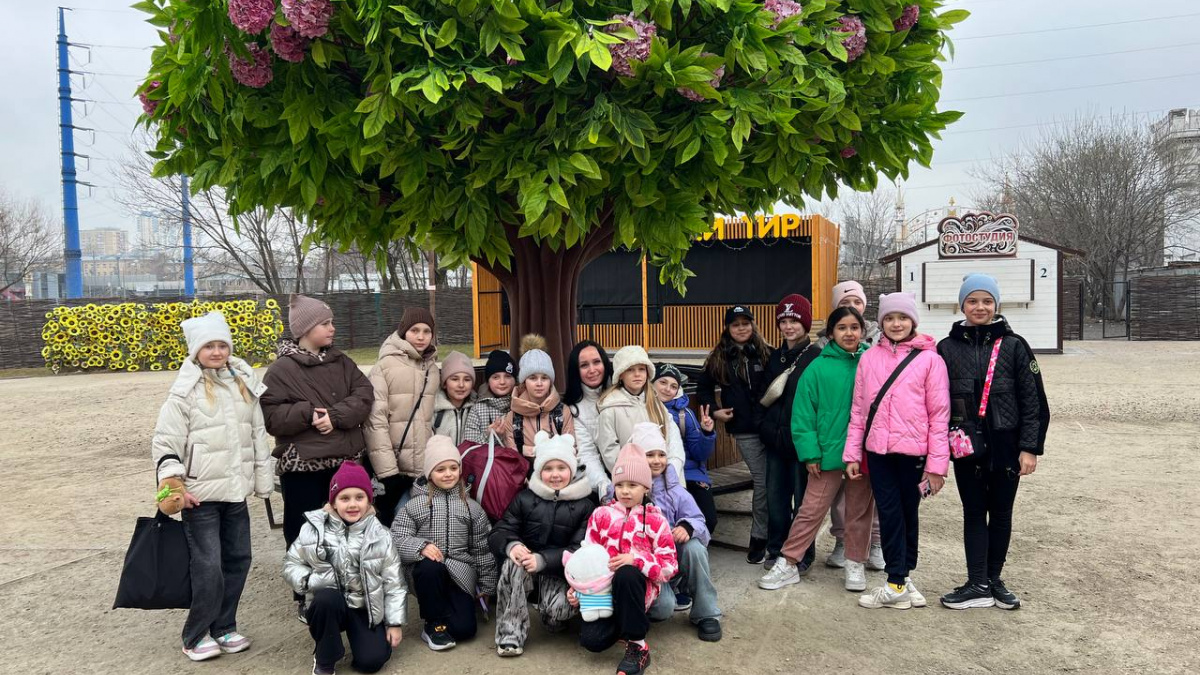 Обіцяли сцену Кремля – залишили без грошей: у Москві обікрали дітей з Маріуполя