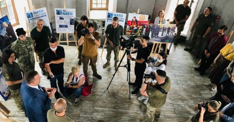 «Украина-НАТО»: мариупольцам представили уникальные фотоснимки