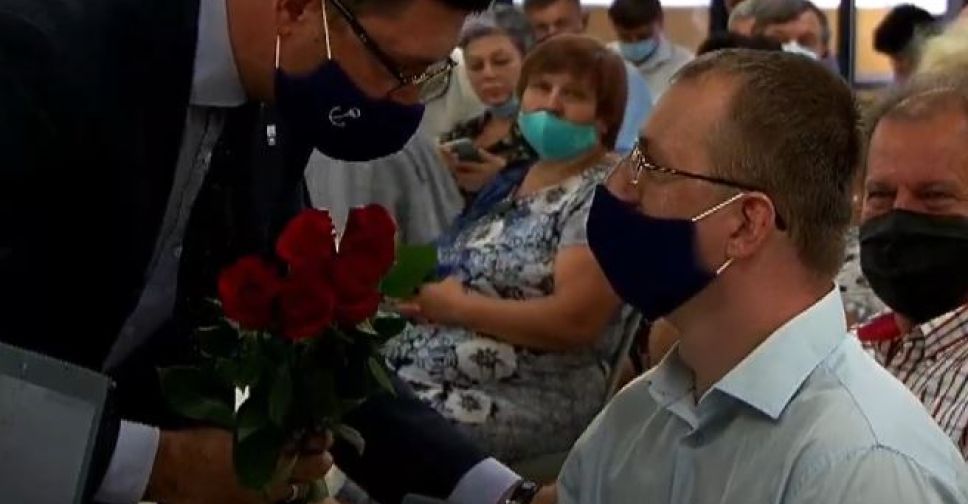Паралимпиец Александр Комаров стал почетным гражданином Мариуполя