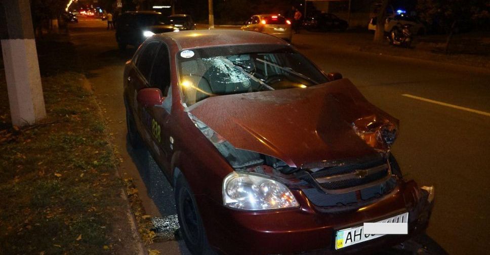 В Мариуполе столкнулись автомобили: пострадавших увезла «скорая» (ФОТО)