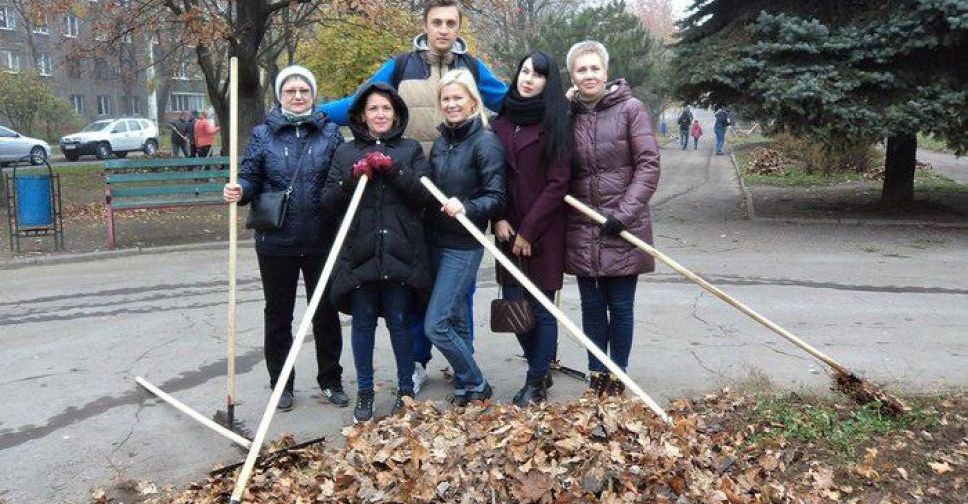 В Мариуполе на «генеральную уборку» города вышло около 10 тысяч жителей (ФОТО)