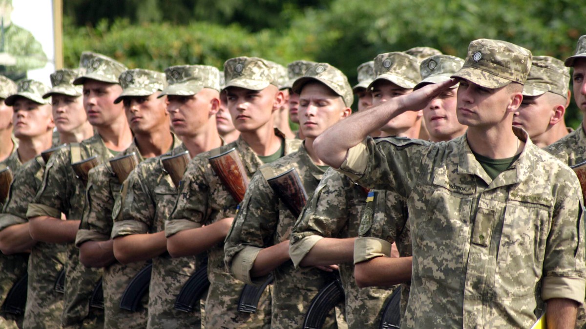 Верховна Рада прийняла законопроєкт про демобілізацію строковиків – подробиці