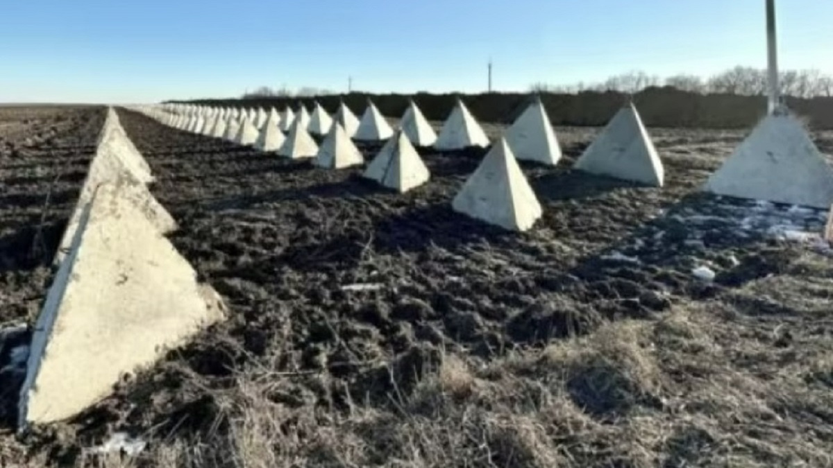 Росіяни продовжують укріплювати трикутник  між окупованим Маріуполем та Запоріжжям – карта