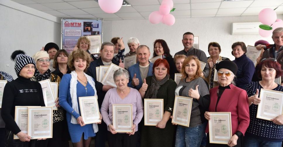 Мариупольцы навели порядок в более 230 подъездах (ФОТО)