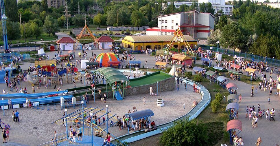 В мариупольский «Экстрим-парк» завезли новые аттракционы