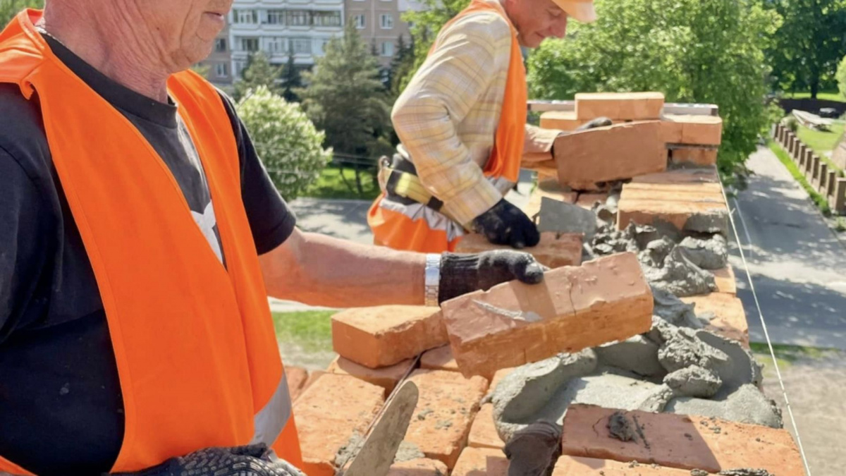 Робота є, зарплати немає – мешканців Мелітополя агітують працювати у Маріуполі