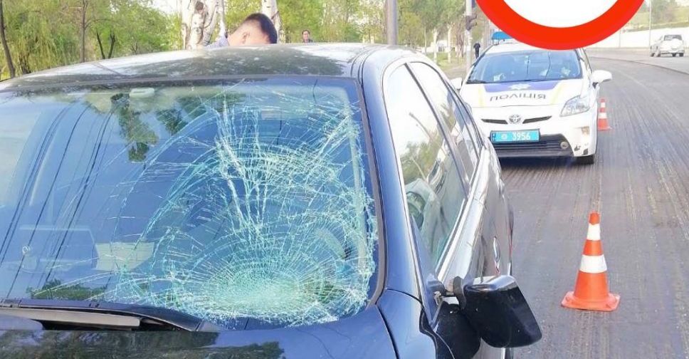 Водитель «BMW» сбил пешехода, а таксист – врезался в легковушку: череда ДТП в Мариуполе