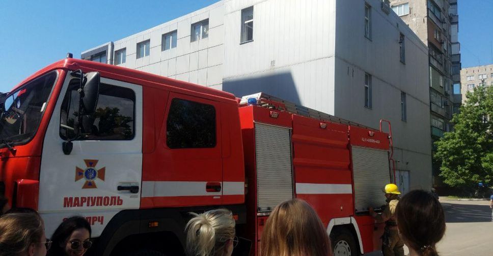 В Мариуполе второй университет эвакуируют после сигнала о минировании (ФОТО+ВИДЕО+ДОПОЛНЕНО)