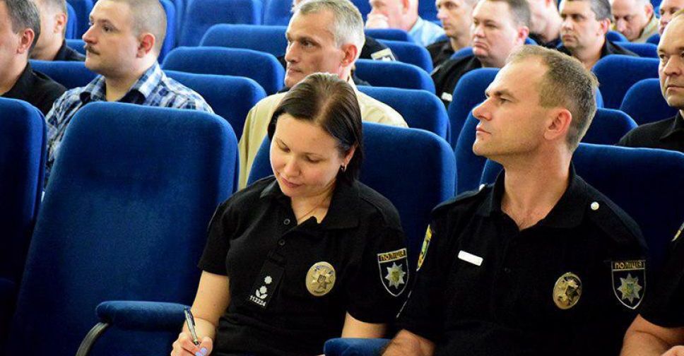 Увольнение за нарушение: мариупольским полицейским ужесточили требования к работе (ФОТО)