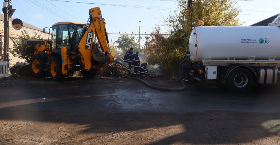 В Мариуполе дома преподключают к новому водоводу