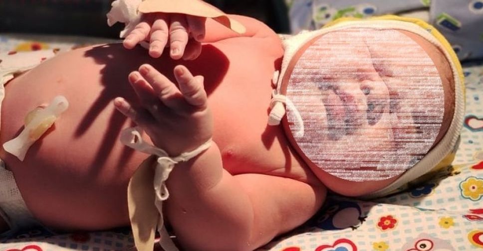 Подарок под елочку: в Мариуполе родился богатырь весом 5,6 кг