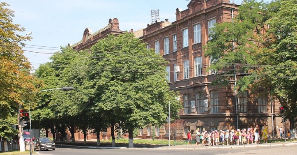 В Мариуполе стартовала вступительная кампания для абитуриентов