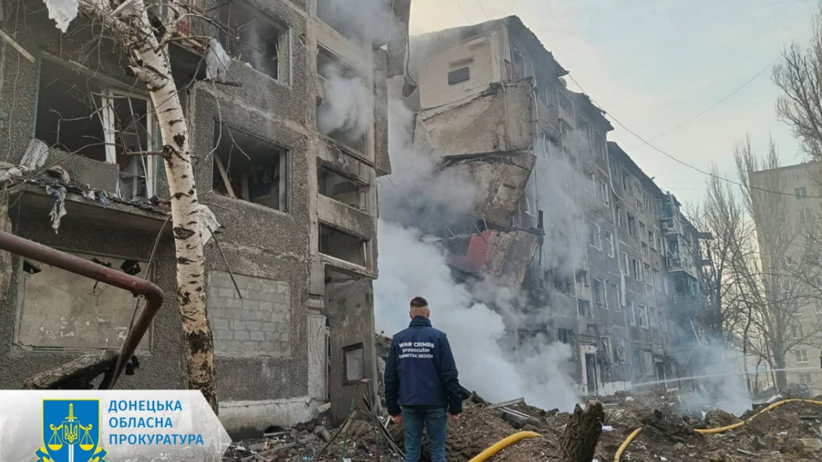 Росіяни тероризують Селидове – загинули вагітна жінка та матір з дев’ятирічним сином